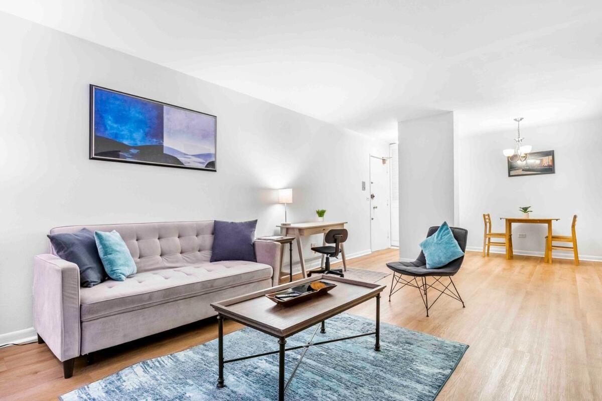 Pristine Lakeview Boystown Wrigley Haven *