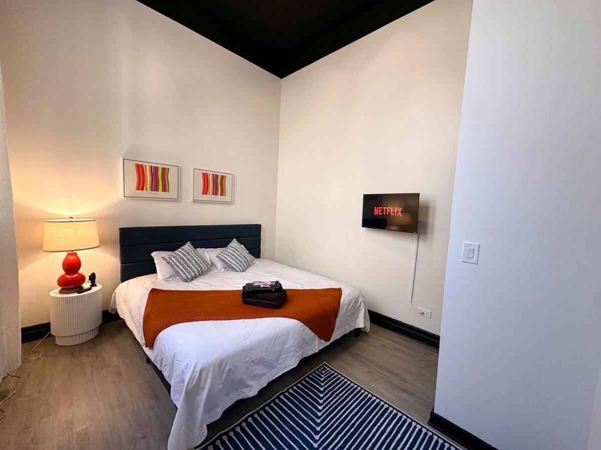 Luxury 6br Perfect For Group Sleeps 12 Near Chinatown, Mccormick Place, Soldier Field And Of Illinois * Chicago