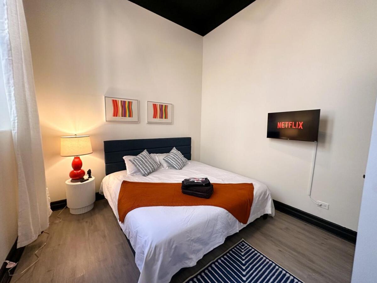 Luxury 6br Perfect For Group Sleeps 12 Near Chinatown, Mccormick Place, Soldier Field And Of Illinois *