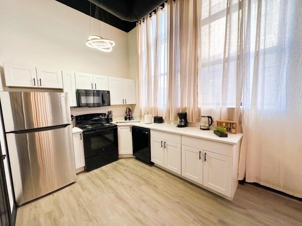 Luxury 6br Perfect For Group Sleeps 12 Near Chinatown, Mccormick Place, Soldier Field And Of Illinois * Chicago