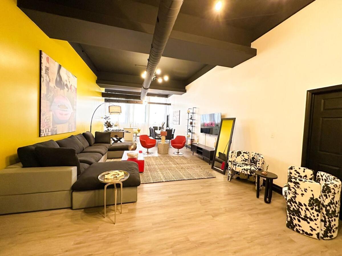 Luxury 6br Perfect For Group Sleeps 12 Near Chinatown, Mccormick Place, Soldier Field And Of Illinois Apartment *
