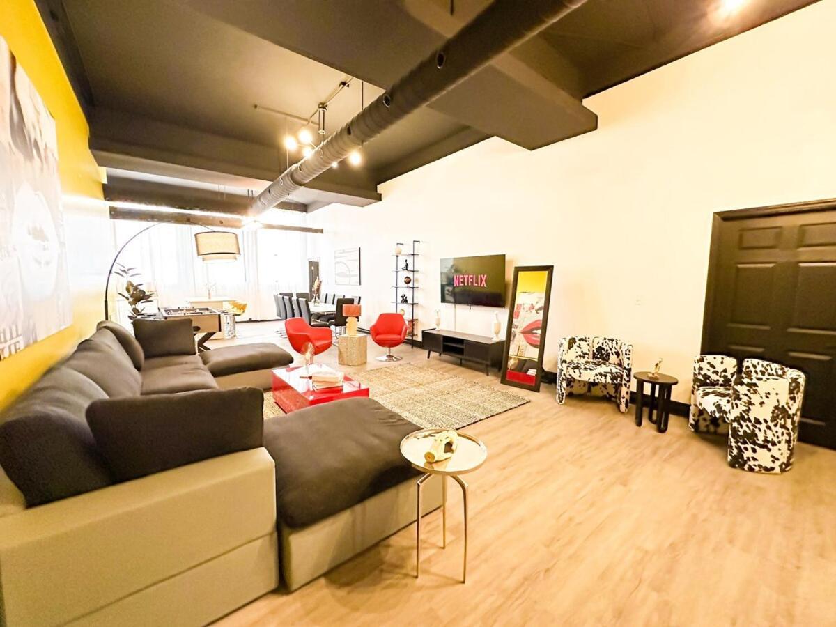 Apartment Luxury 6br Perfect For Group Sleeps 12 Near Chinatown, Mccormick Place, Soldier Field And Of Illinois *