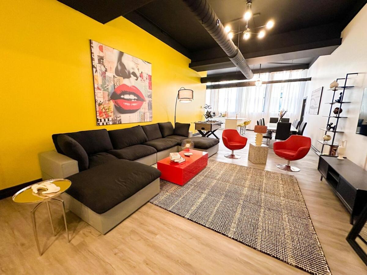 Luxury 6br Perfect For Group Sleeps 12 Near Chinatown, Mccormick Place, Soldier Field And Of Illinois Apartment Chicago