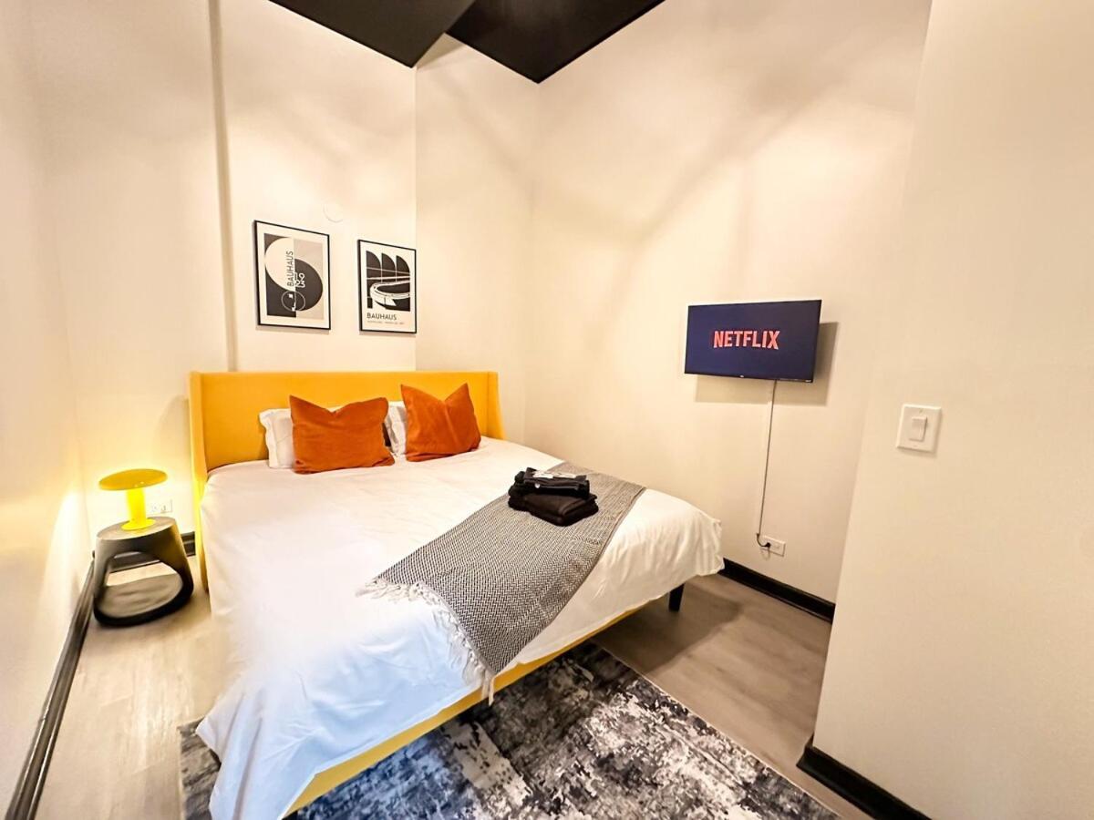 Luxury 6br Perfect For Group Sleeps 12 Near Chinatown, Mccormick Place, Soldier Field And Of Illinois *