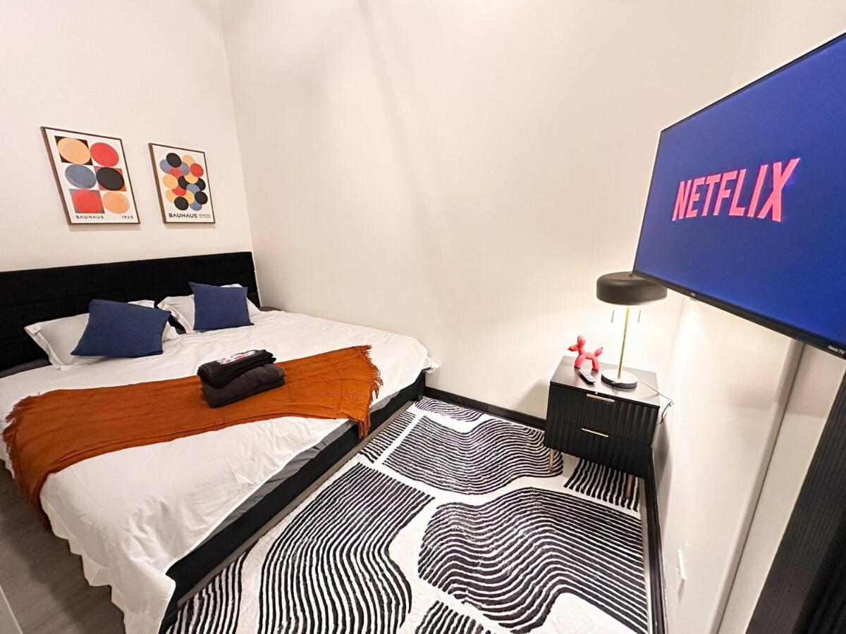 Luxury 6br Perfect For Group Sleeps 12 Near Chinatown, Mccormick Place, Soldier Field And Of Illinois Apartment *