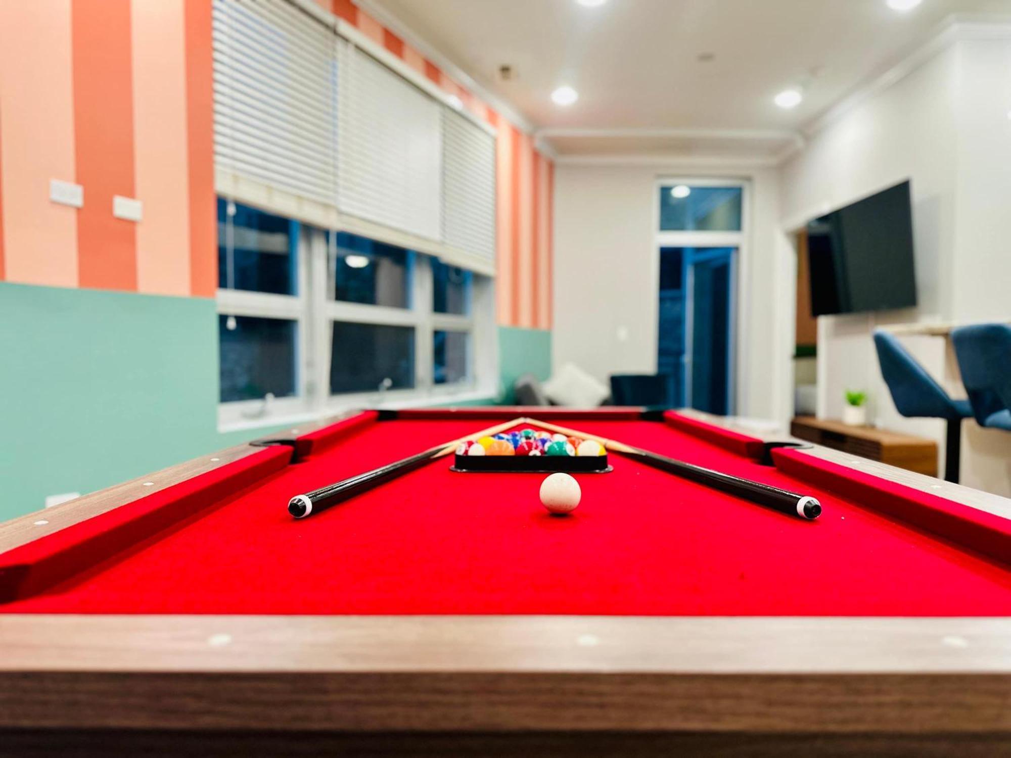 1 Garage Parking, Skyline Rooftop, Pingpong, Balcony Chicago