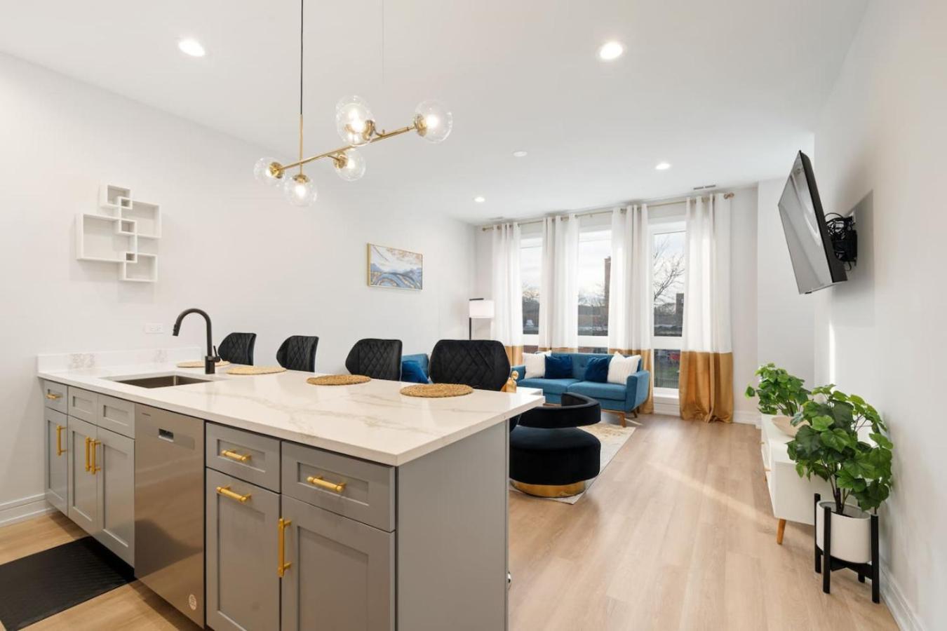 Modern 3br Near Dt Chi Apartment *
