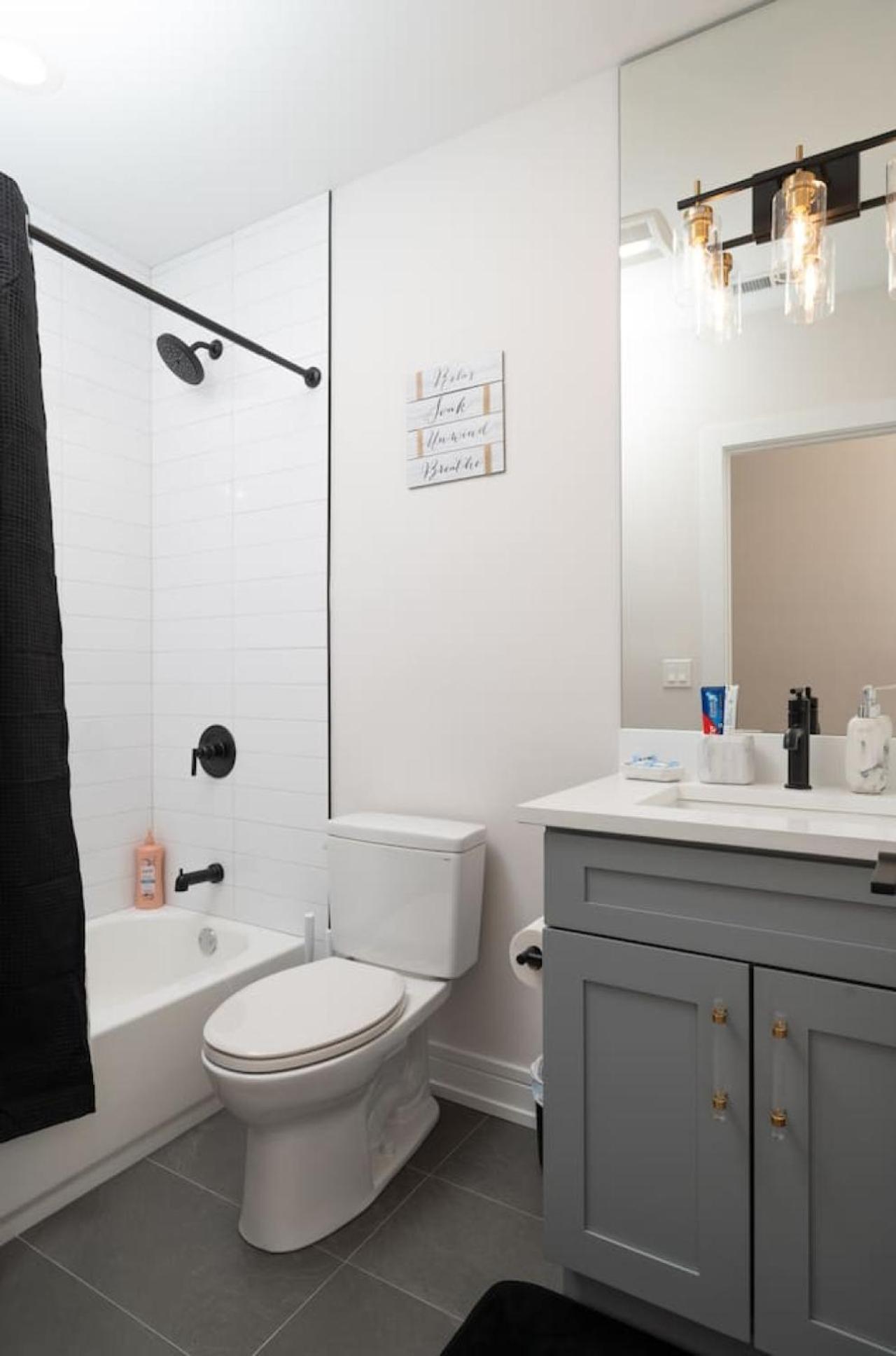 Modern 3br Near Dt Chi Apartment *