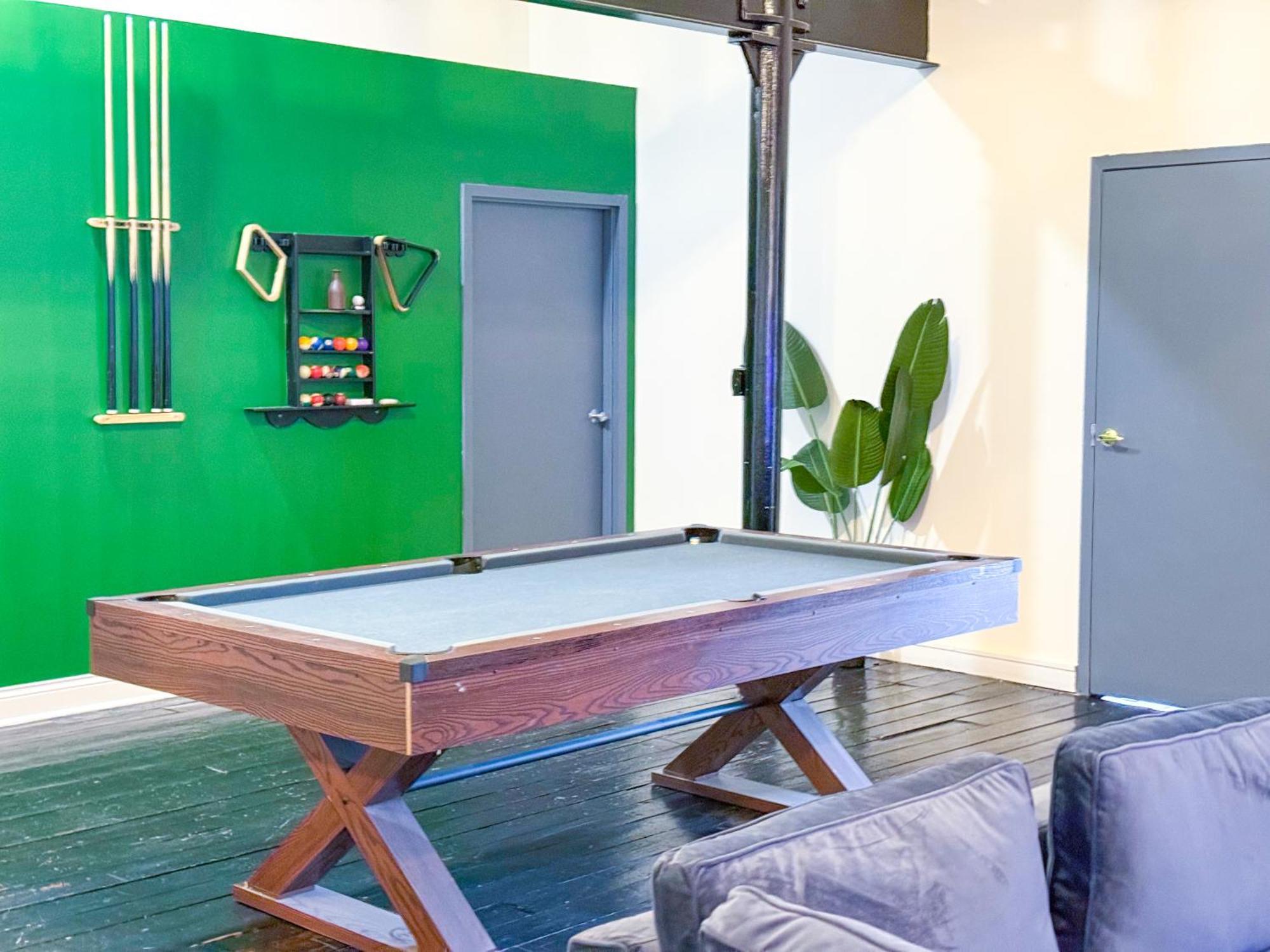 Luxury 5Br South Loop Suite With Pool Table And Optional Parking Near Mccormick Place, Field Museum And Soldier Field *