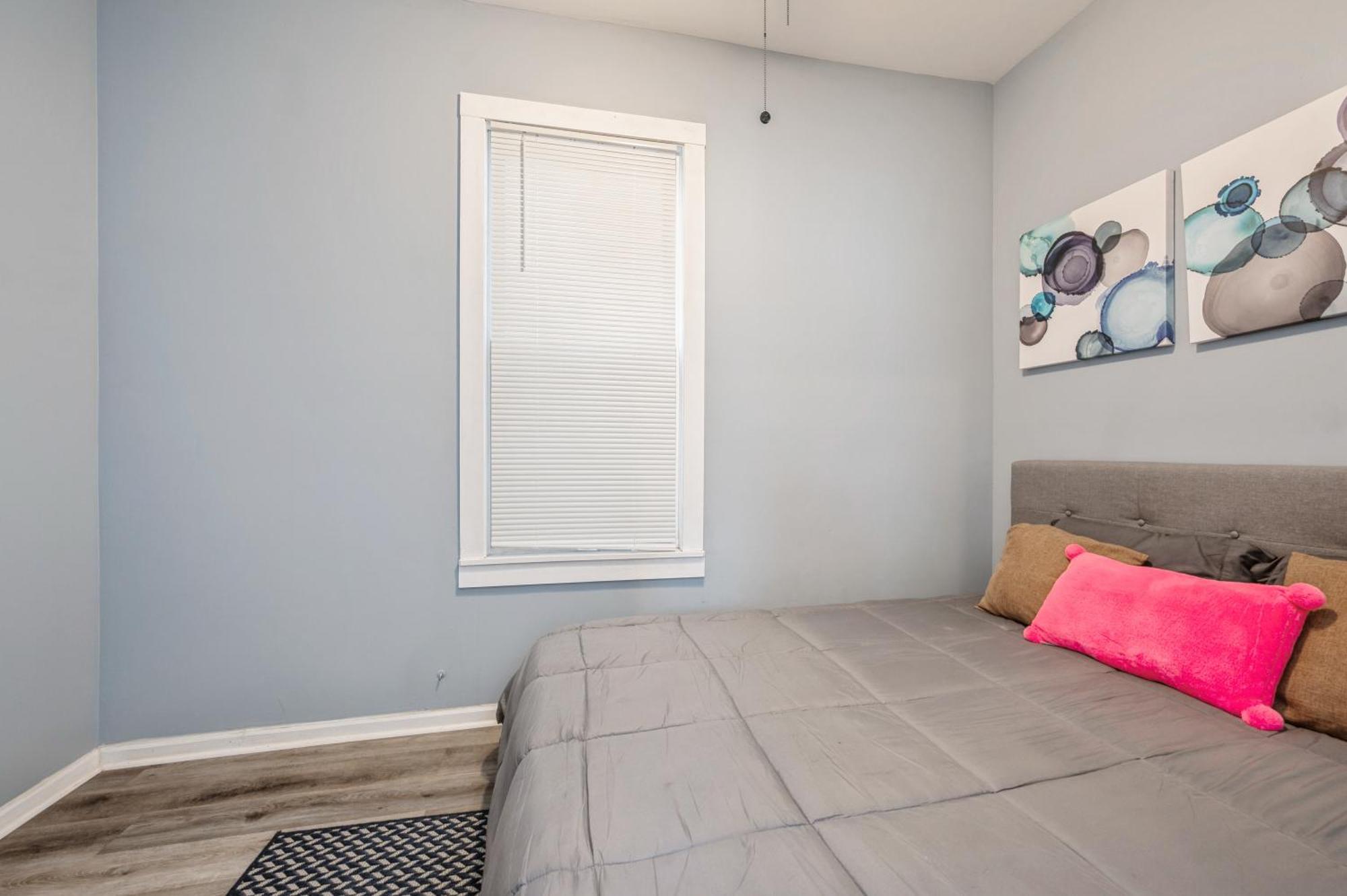 Apartment Cozy Two Bedroom Unit Near Lakeview Lincolnpark Wrigley
