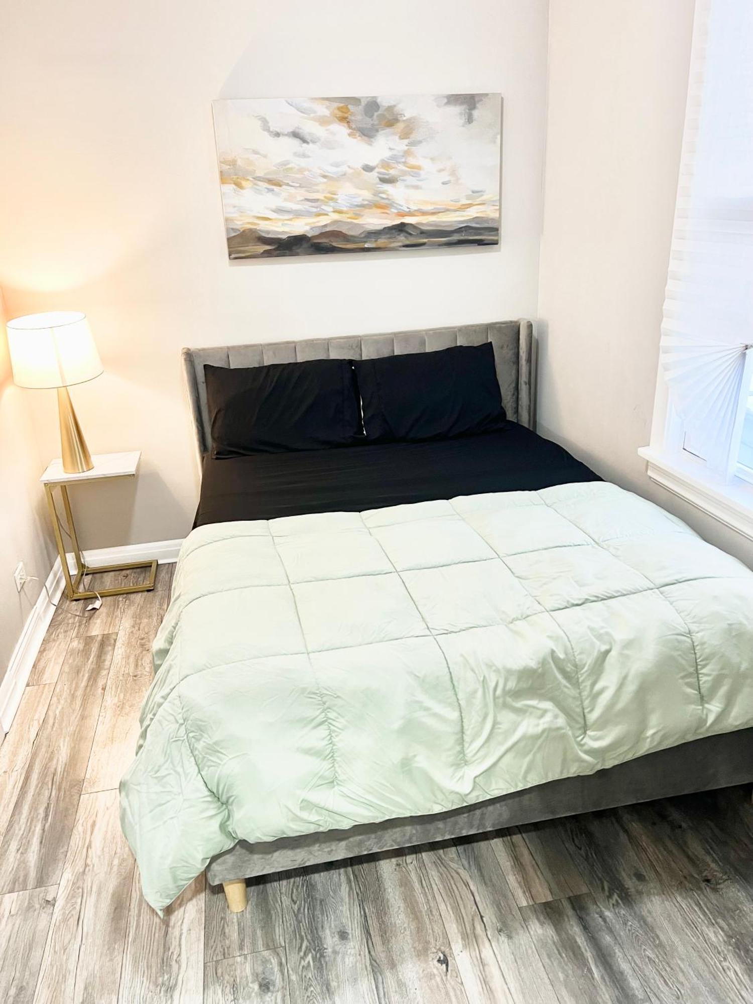 Cozy 10 Mins To Midway Airport & Downtown Chicago