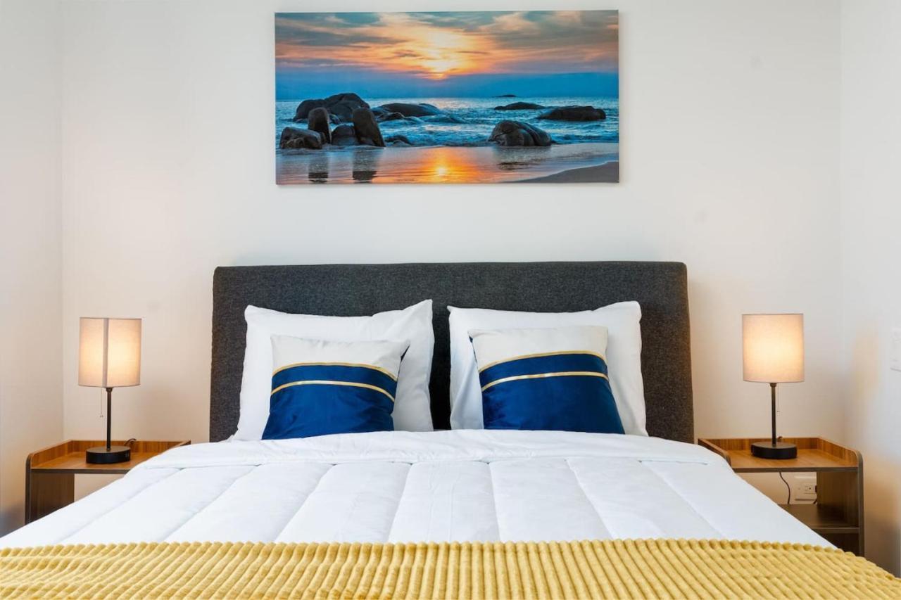 Regal Stylish Uptown Loft Beachfront Rooftopwfhgym Apartment