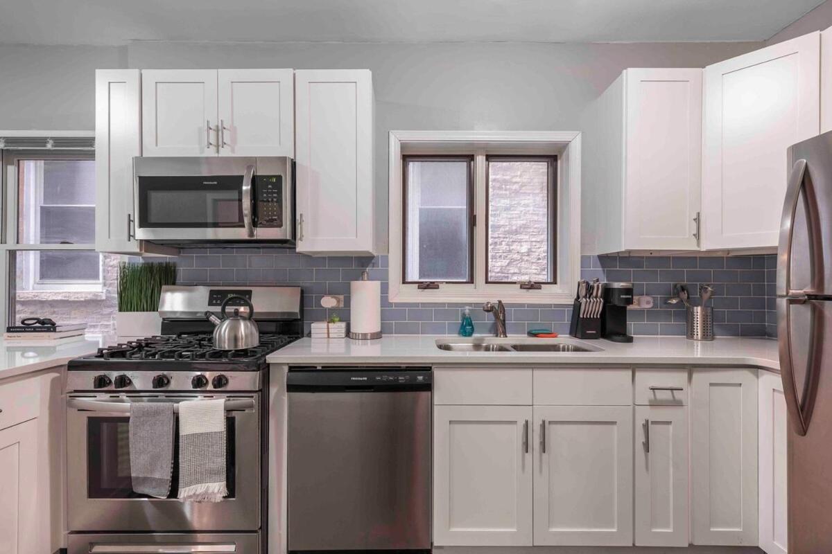 Pristine Paradise 3bd 2ba Free Parking Apartment Chicago
