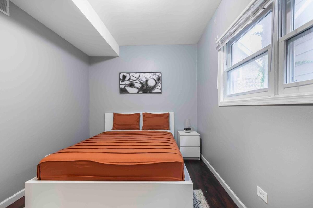 Pristine Paradise 3bd 2ba Free Parking * Chicago