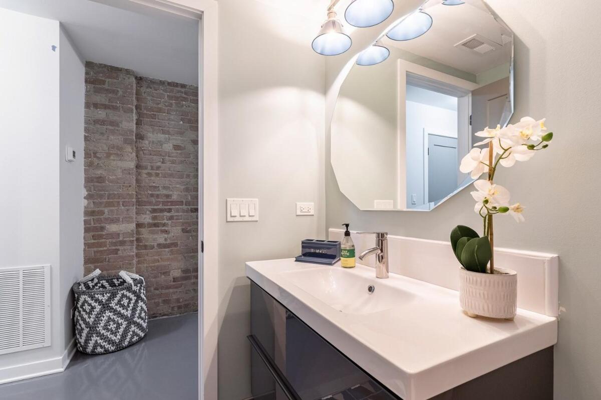 New Adorable Unit Located In Historic Greystone