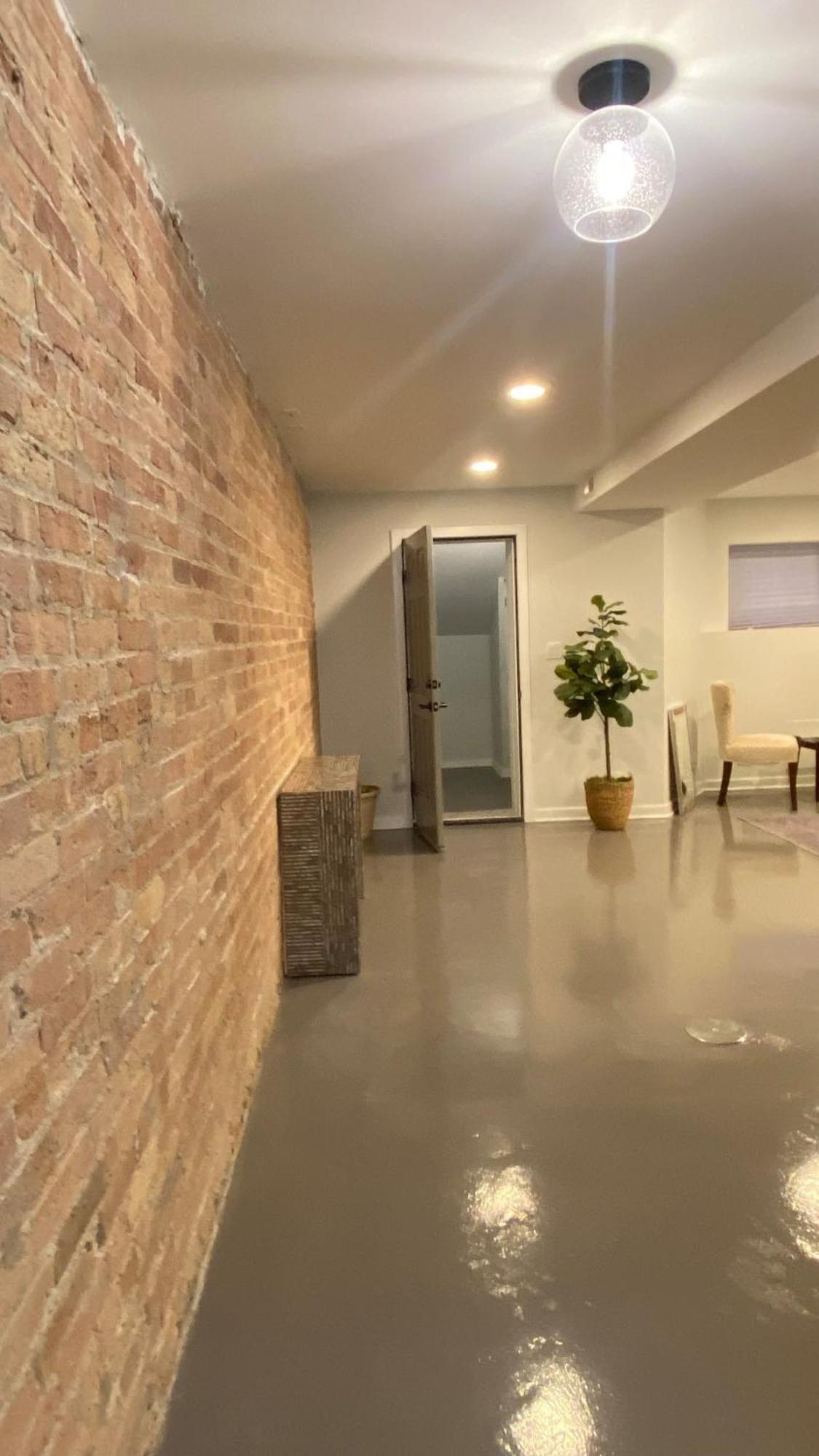 New Adorable Unit Located In Historic Greystone * Chicago