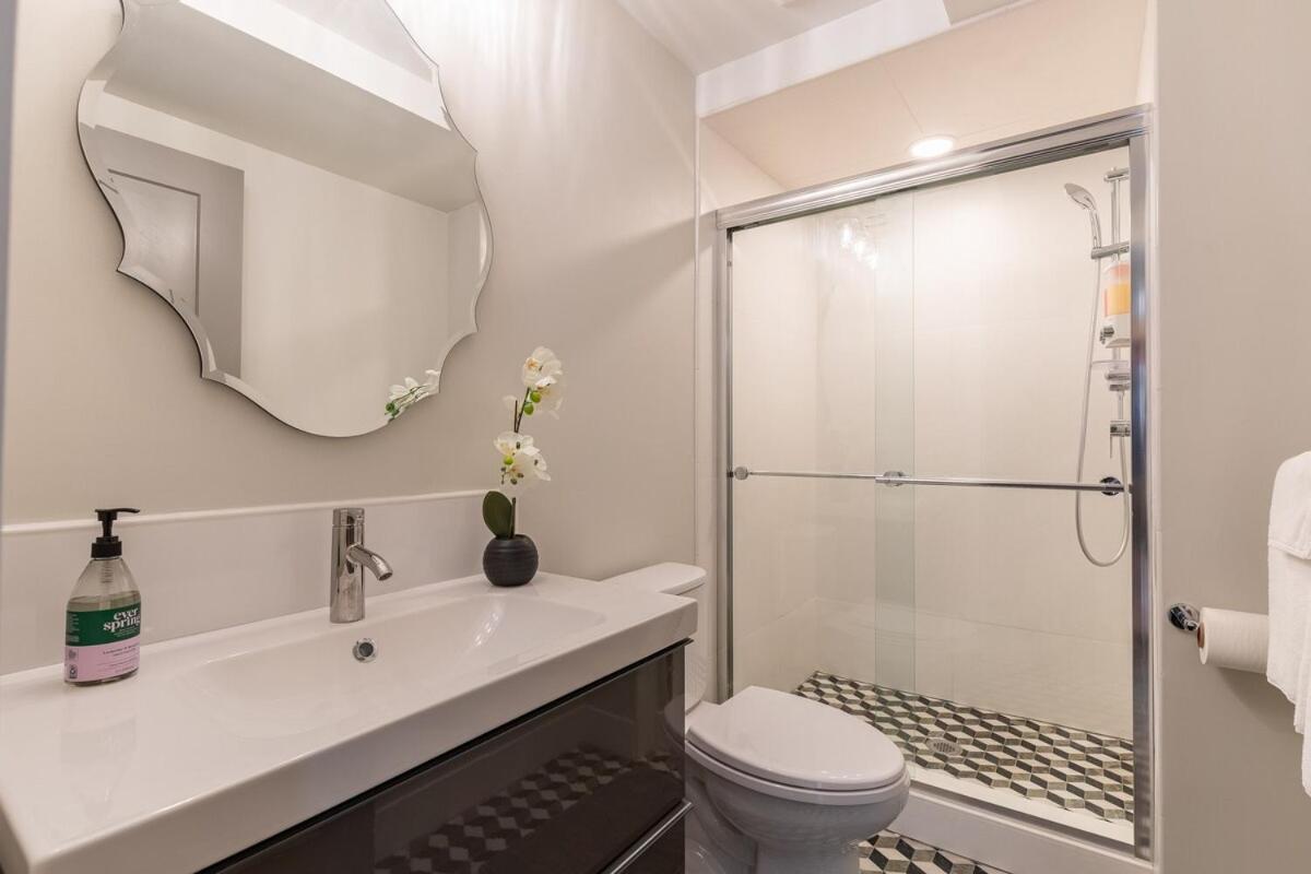 New Adorable Unit Located In Historic Greystone Apartment