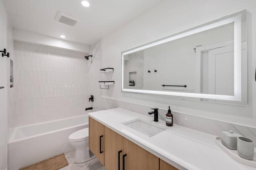 Logan Square Luxury Villa, 3 Beds, 3 Baths Apartment Chicago