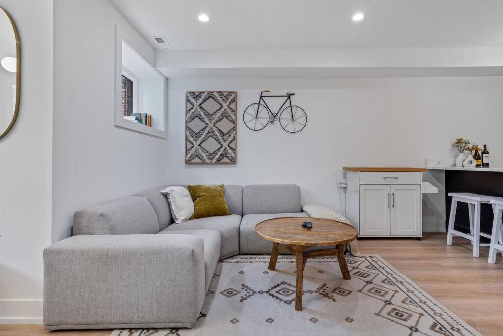 Logan Square Luxury Villa, 3 Beds, 3 Baths Apartamento