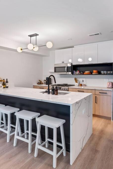 Logan Square Luxury Villa, 3 Beds, 3 Baths Apartamento *