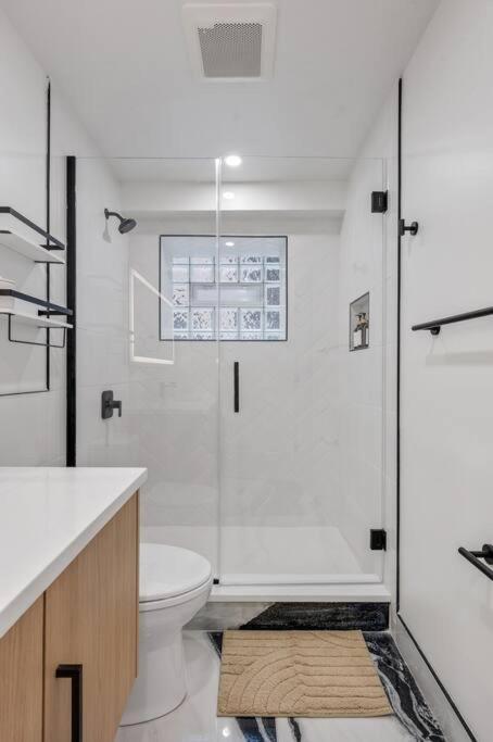 Logan Square Luxury Villa, 3 Beds, 3 Baths Apartamento