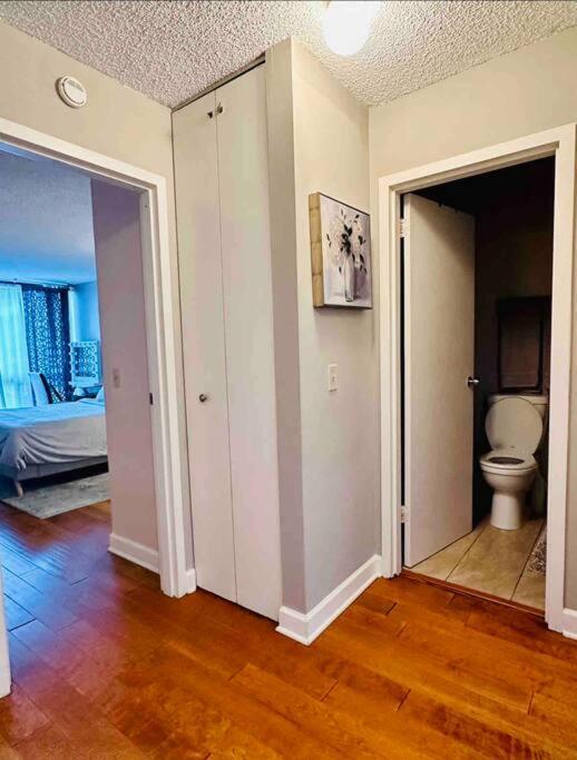 Premium Downtown Location! Riverwalk & Magnificent Mile Apartment *