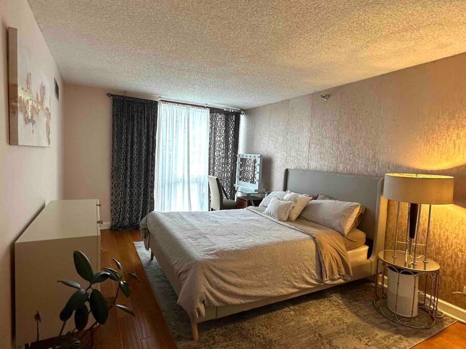 Apartment Premium Downtown Location! Riverwalk & Magnificent Mile *