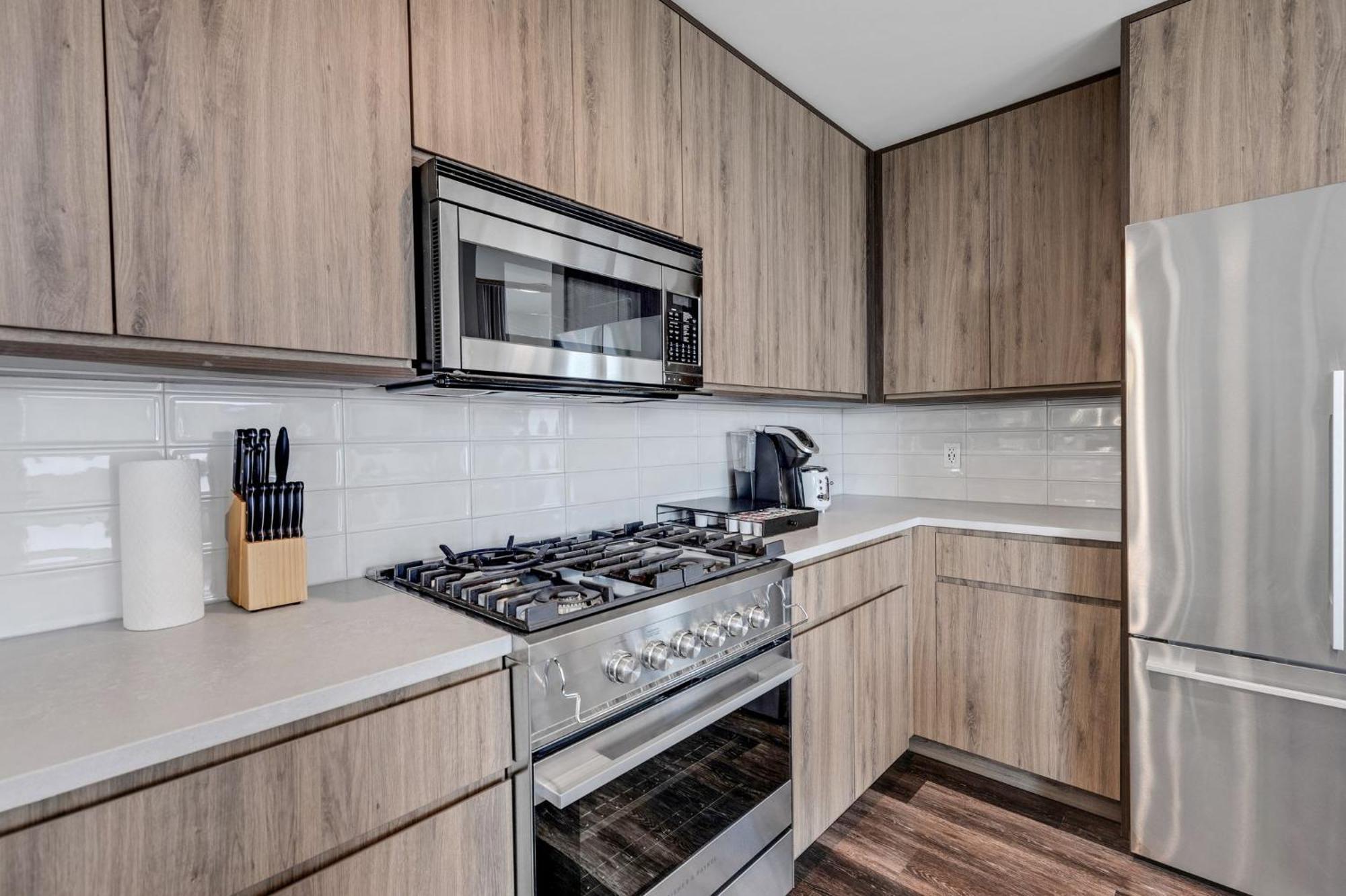 Apartamento Luxurious 3bd Penthouse L Private Patio L Gym L Stunning Rooftop *