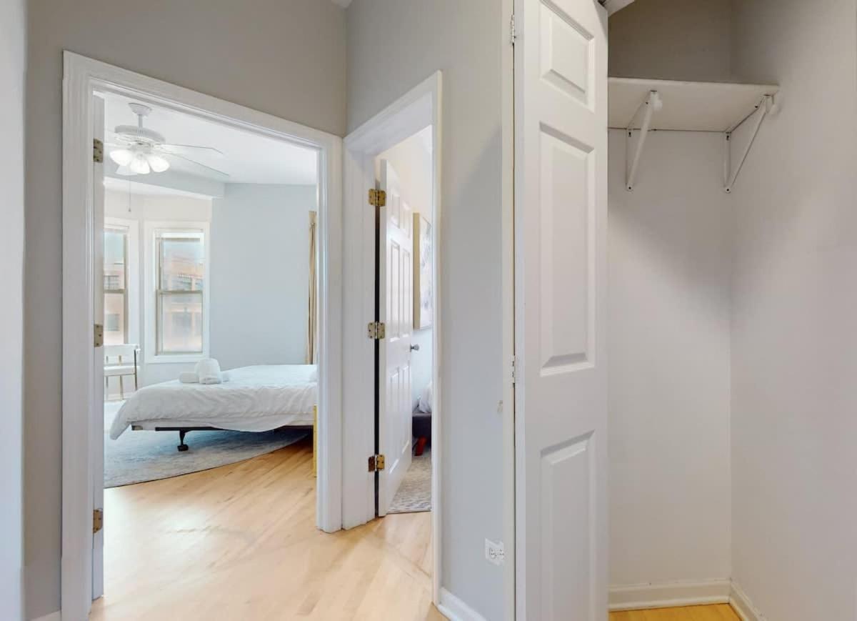 Sleek Urban Retreat Steps From Il Med District * Chicago