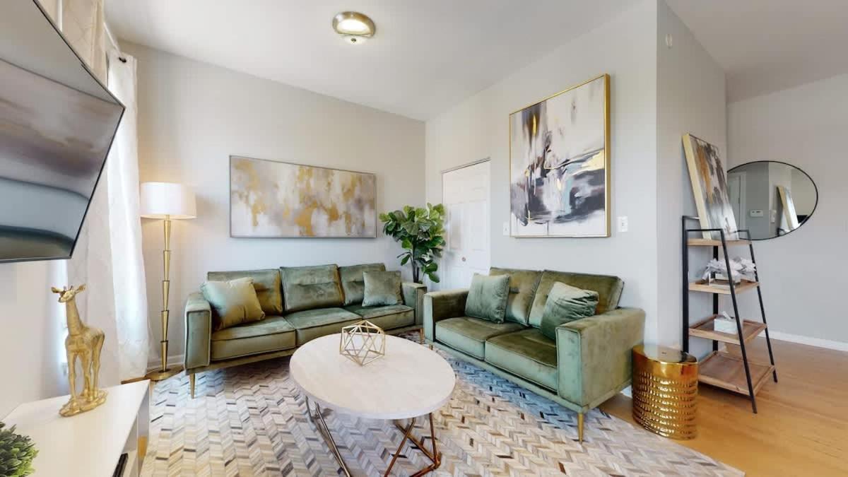 Apartment Sleek Urban Retreat Steps From Il Med District