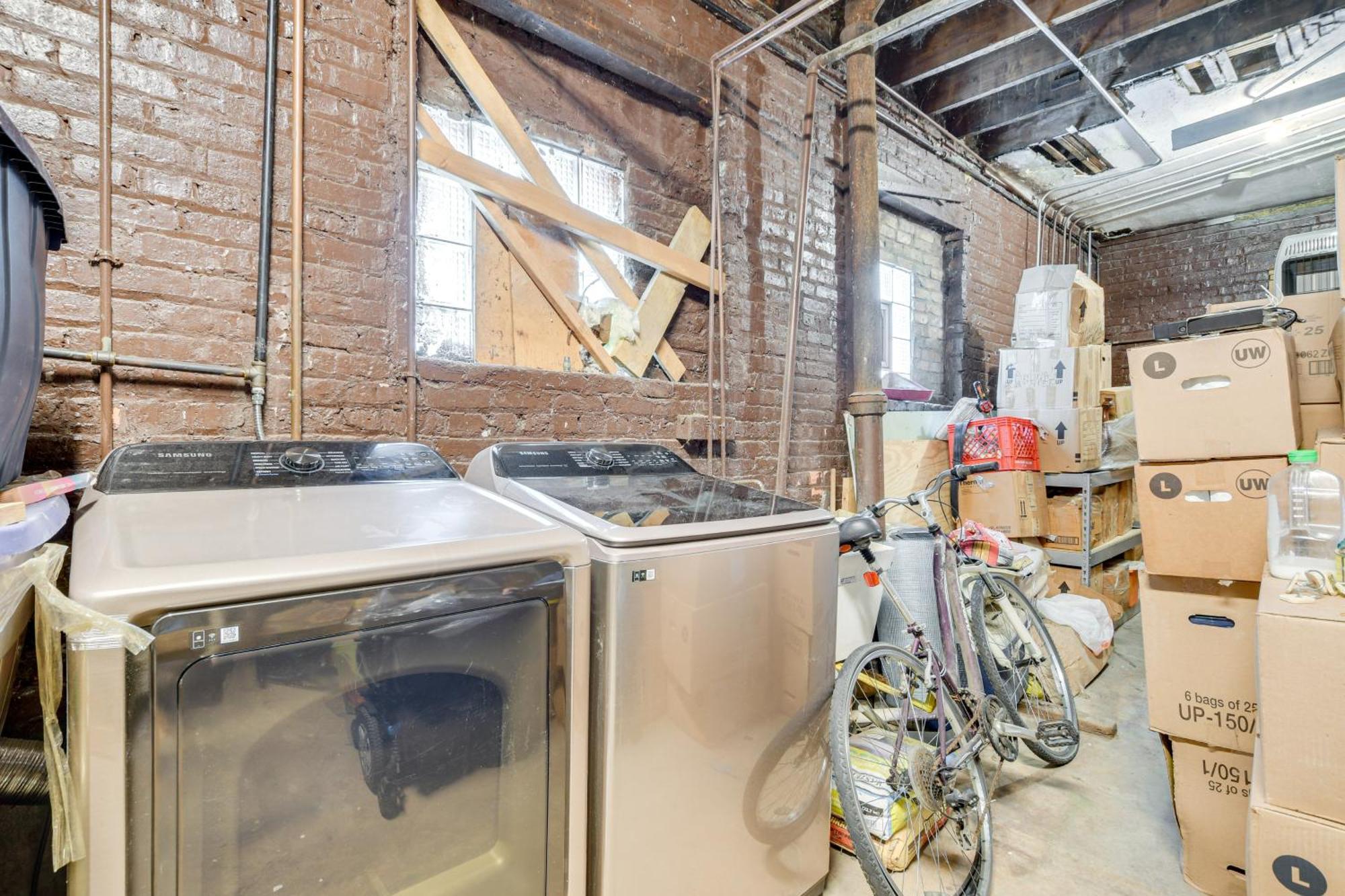 Apartment 5 Mi To Loop Walk To Public Transit! *