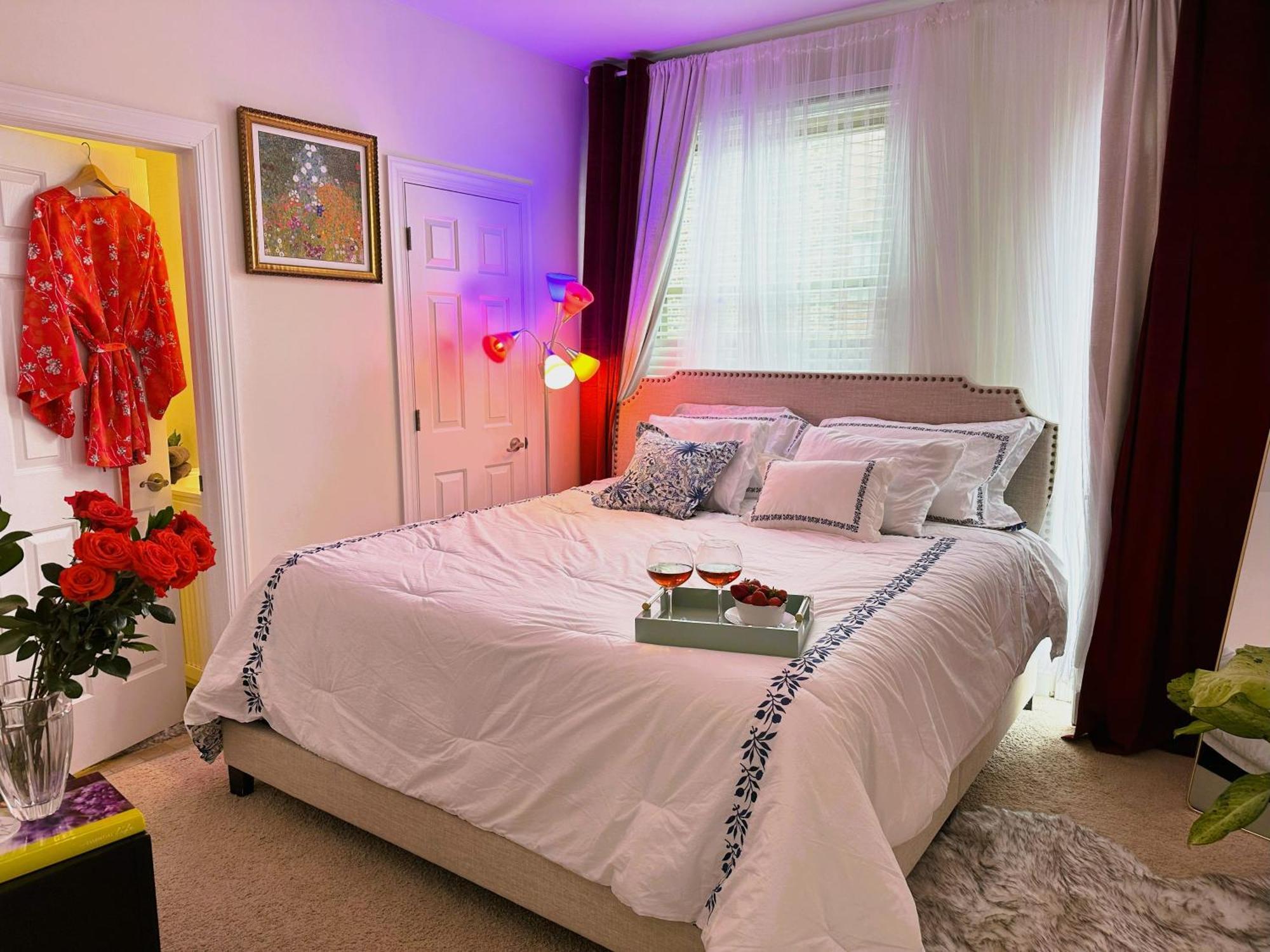 Casa de Férias Art Downtown Fulton Market Entire 3 Bedroom Sleep10 Private Garage Roof Ev Tesla