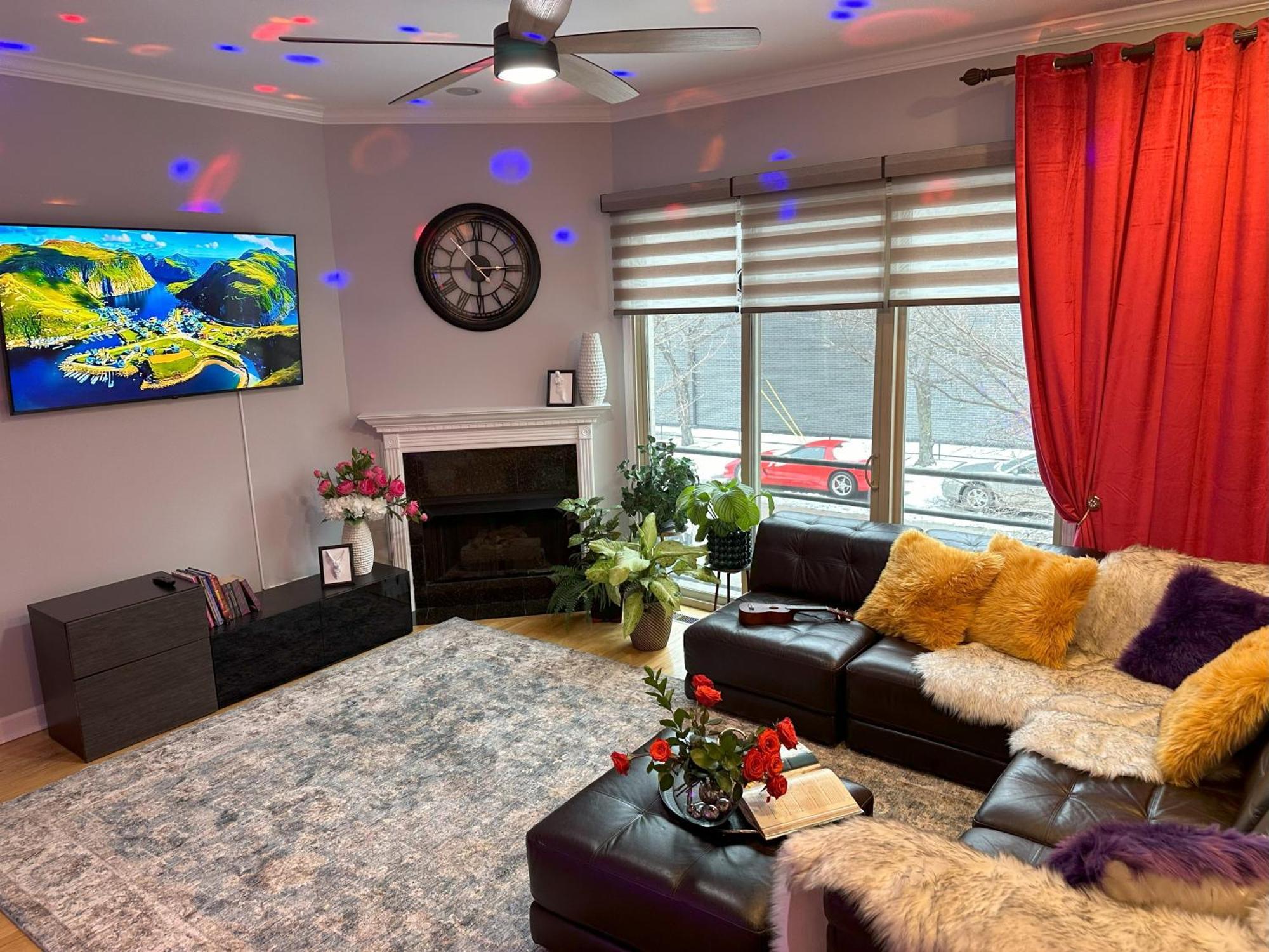 Art Downtown Fulton Market Entire 3 Bedroom Sleep10 Private Garage Roof Ev Tesla *