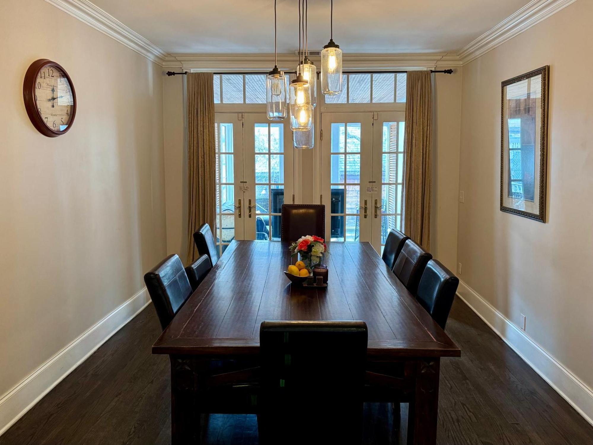 5 Bedroom Huge House In Location Parking Fireplace Back Yard Hébergement de vacances