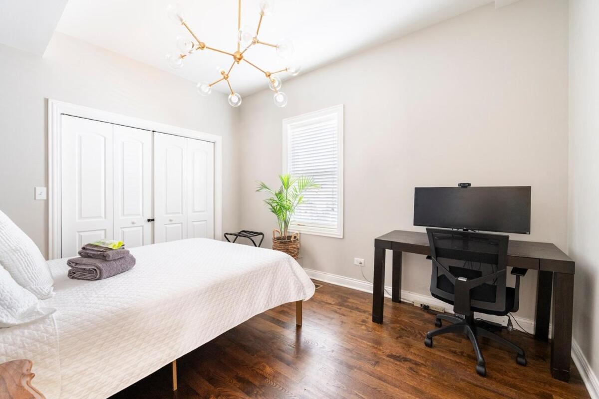 H&h 1896 - Spacious, Fully Stocked, & Free Parking
