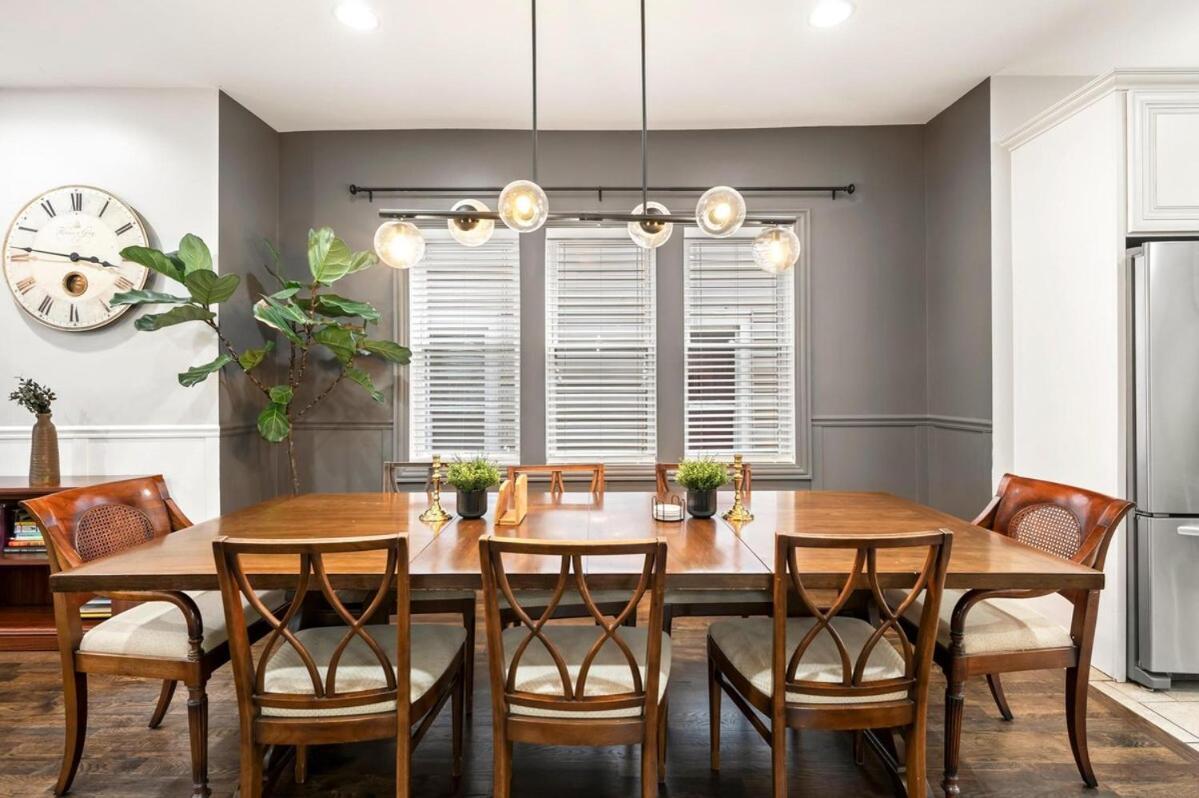 H&h 1896 - Spacious, Fully Stocked, & Free Parking Casa de Férias *