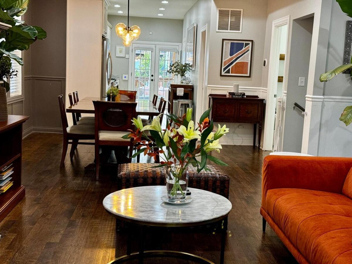 H&h 1896 - Spacious, Fully Stocked, & Free Parking *