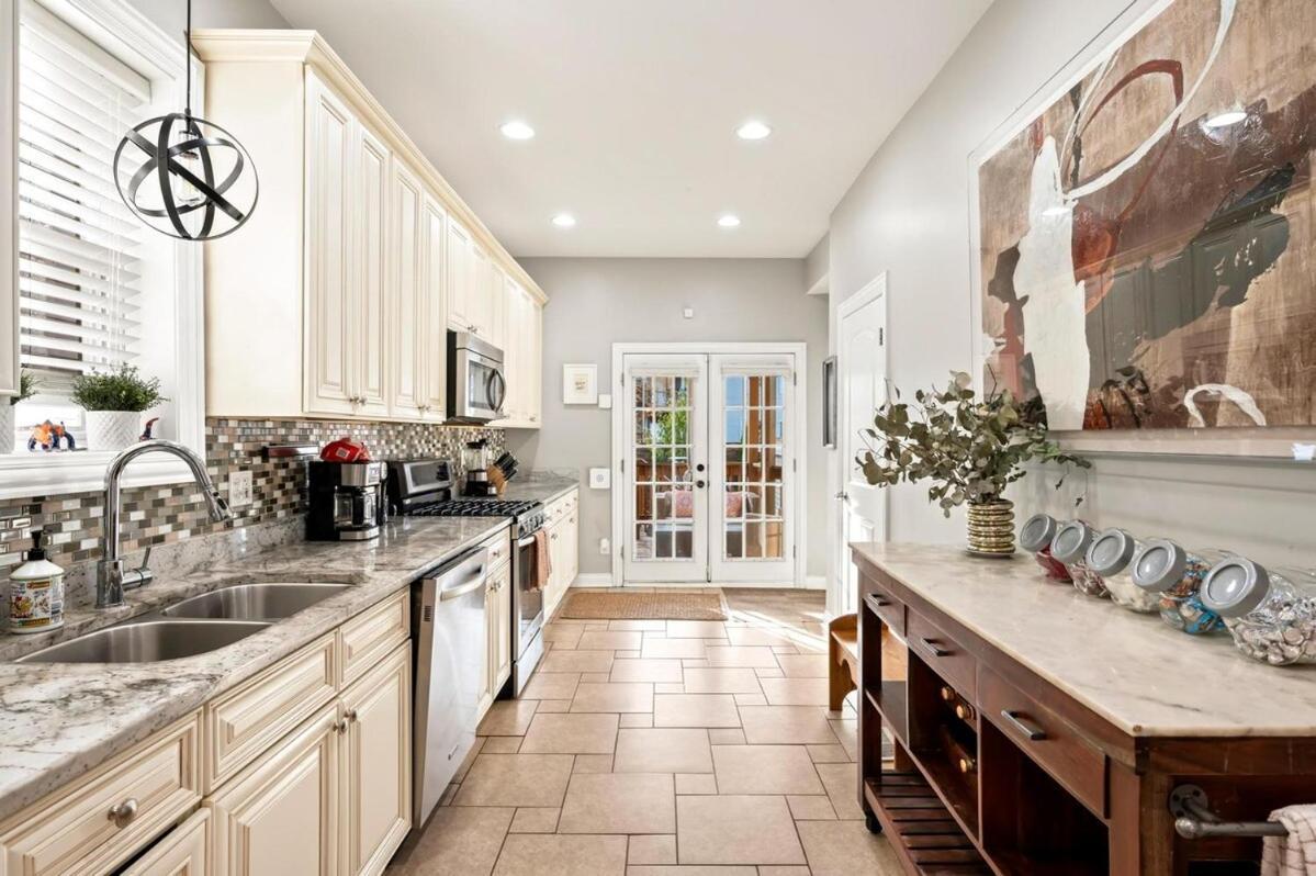 Casa de Férias H&h 1896 - Spacious, Fully Stocked, & Free Parking