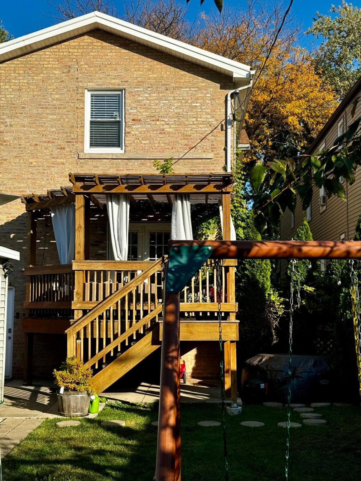 H&h 1896 - Spacious, Fully Stocked, & Free Parking * Chicago