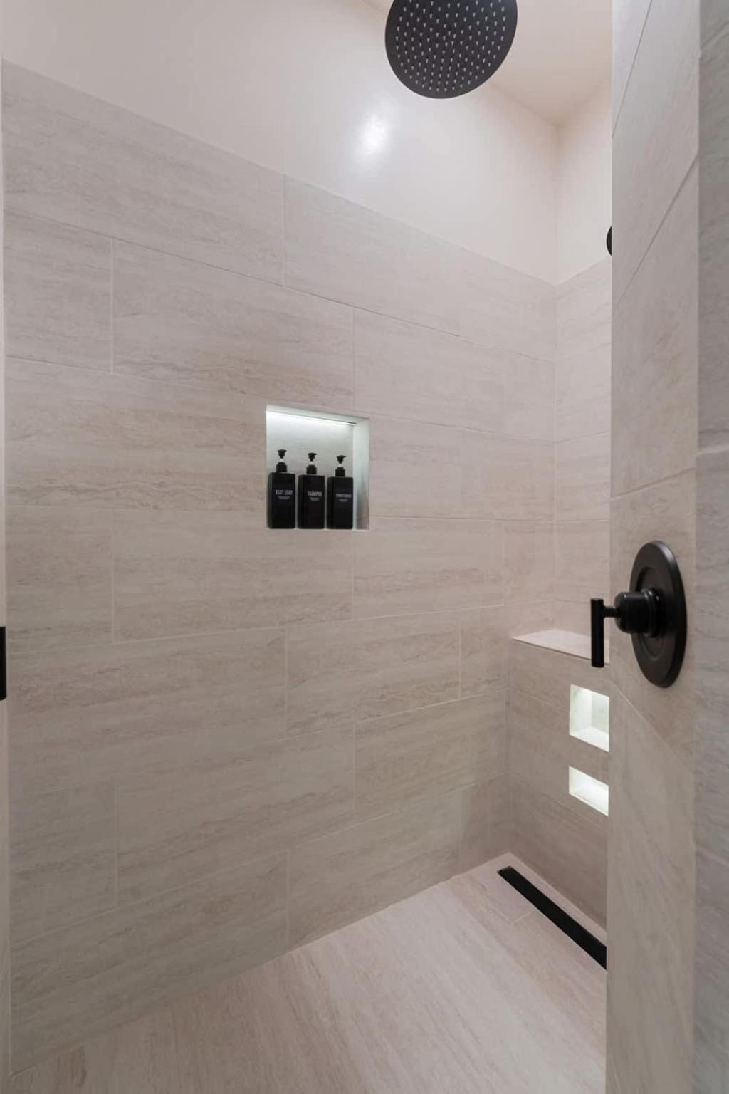 Wicker Park Luxe 2br 2ba *