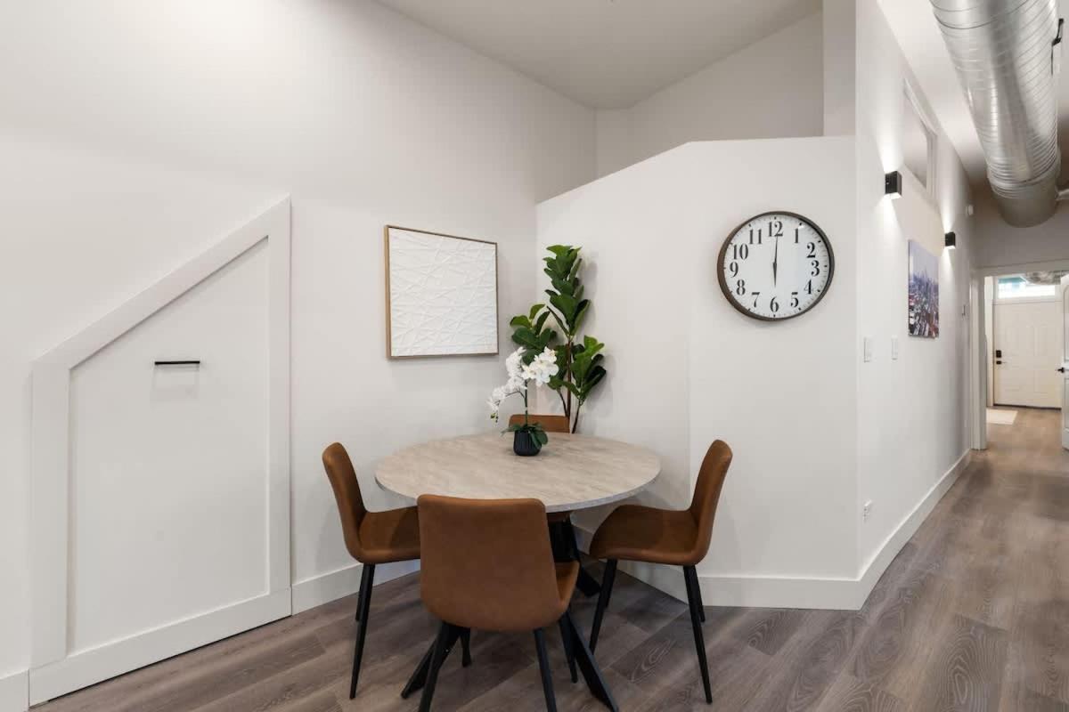 Wicker Park Luxe 2br 2ba *