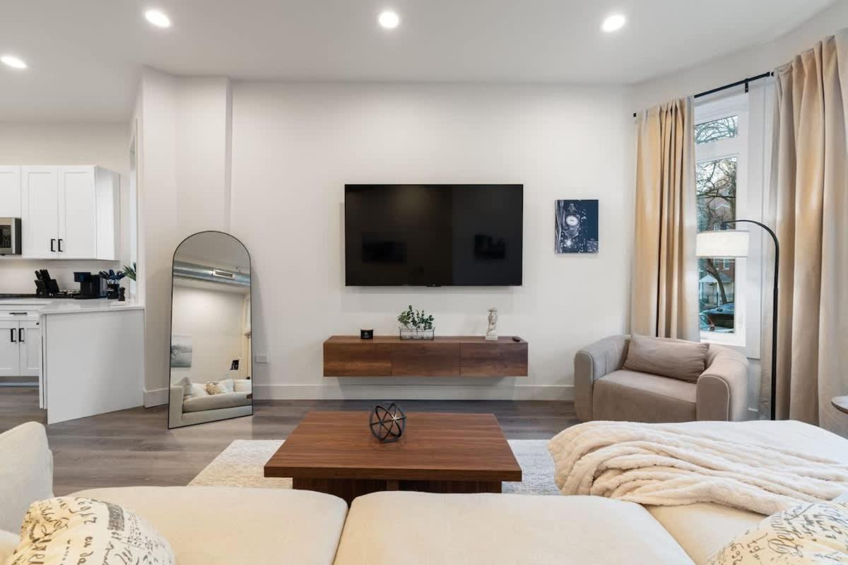 Wicker Park Luxe 2br 2ba Apartment