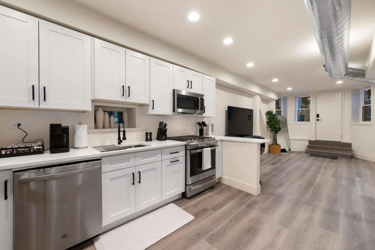 Luxury 2br 2ba In Wicker Park Apartment