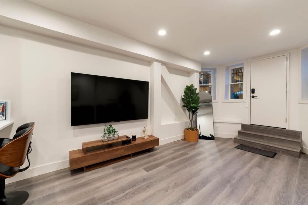 Luxury 2br 2ba In Wicker Park * Chicago
