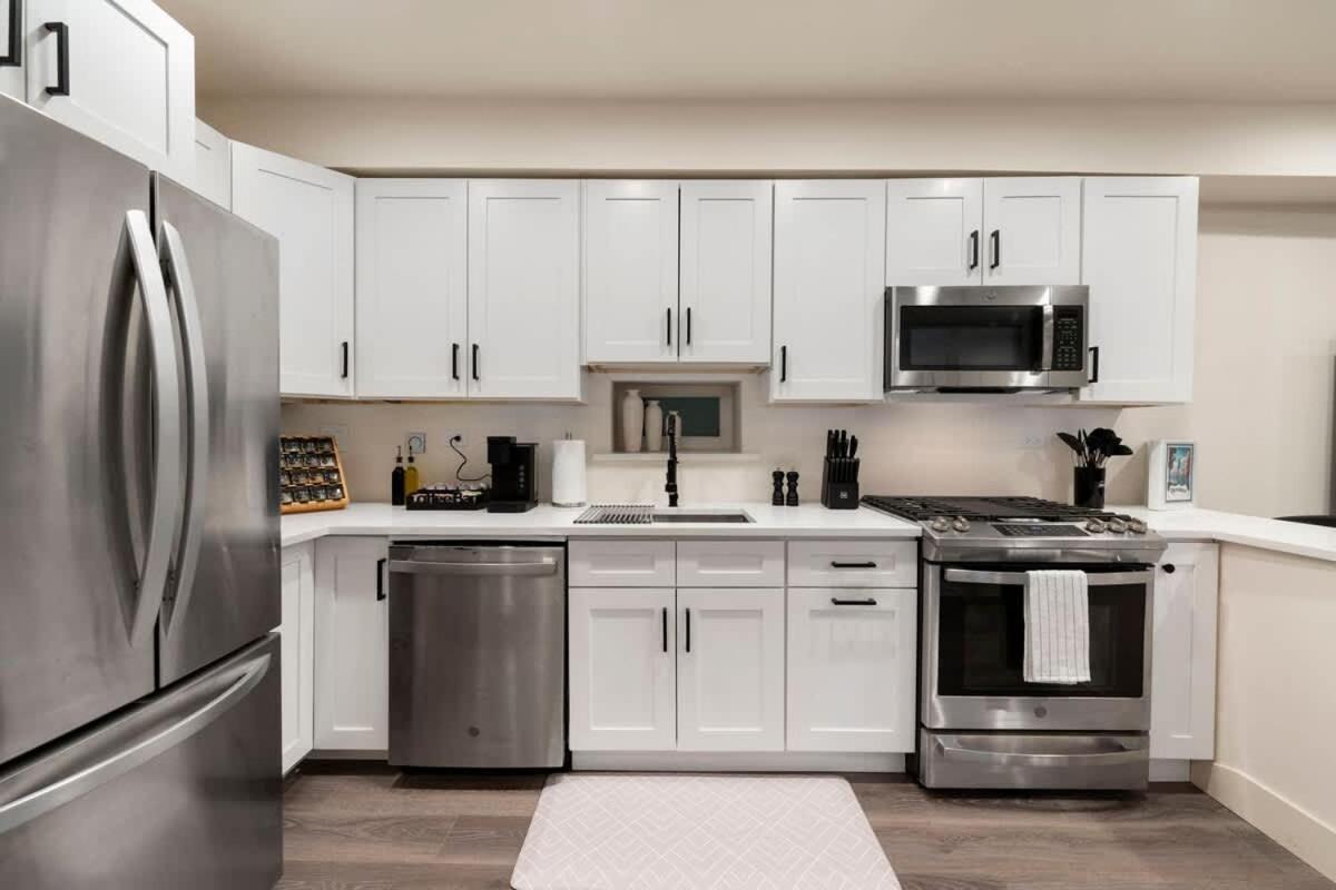 Luxury 2br 2ba In Wicker Park Apartment