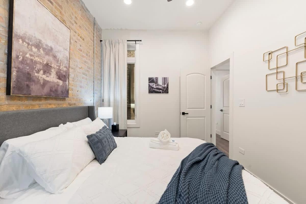 Luxury 2br In Wicker Park Apartment