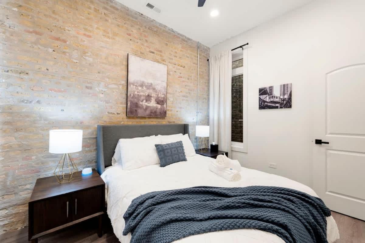 Luxury 2br In Wicker Park Apartment
