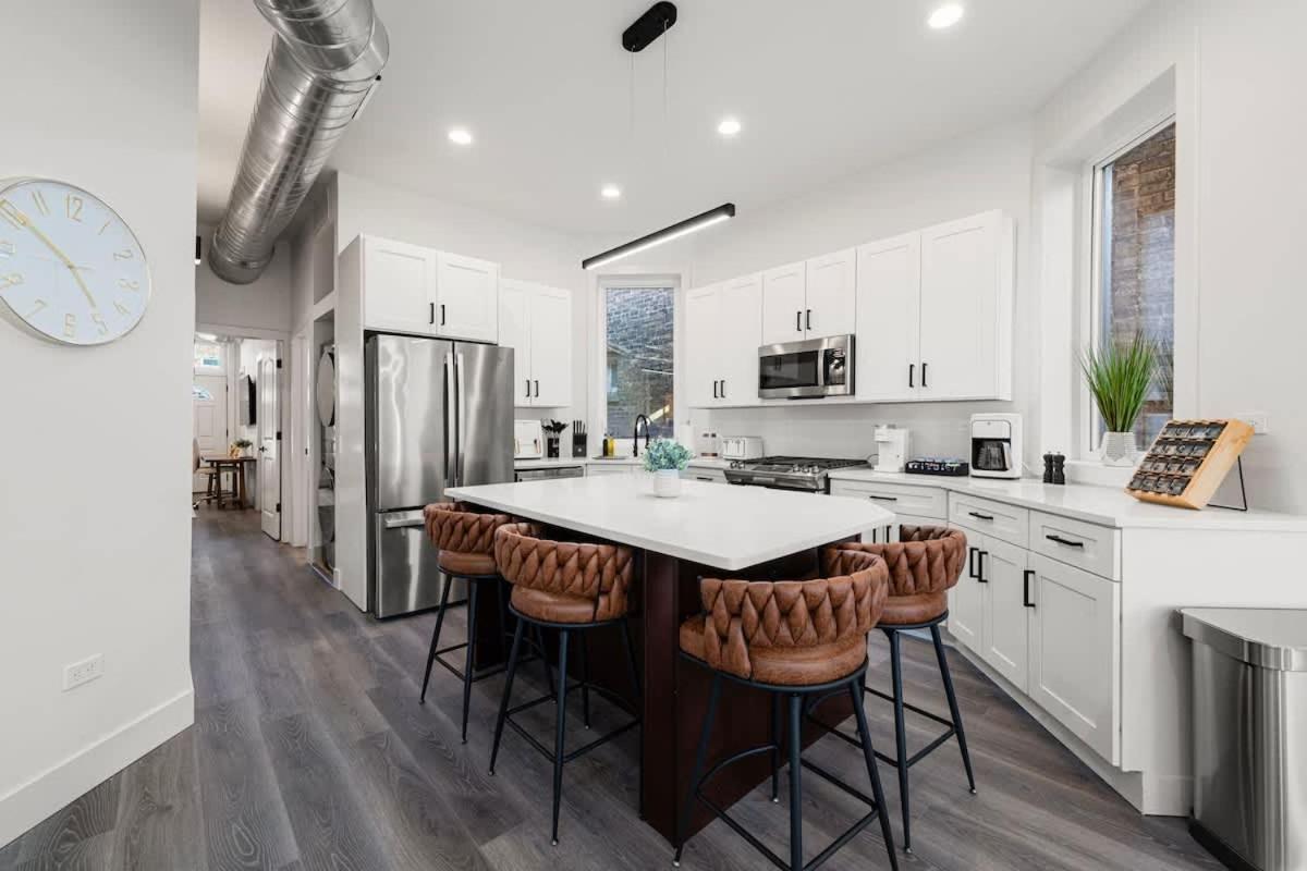 Luxury 2br In Wicker Park Apartment