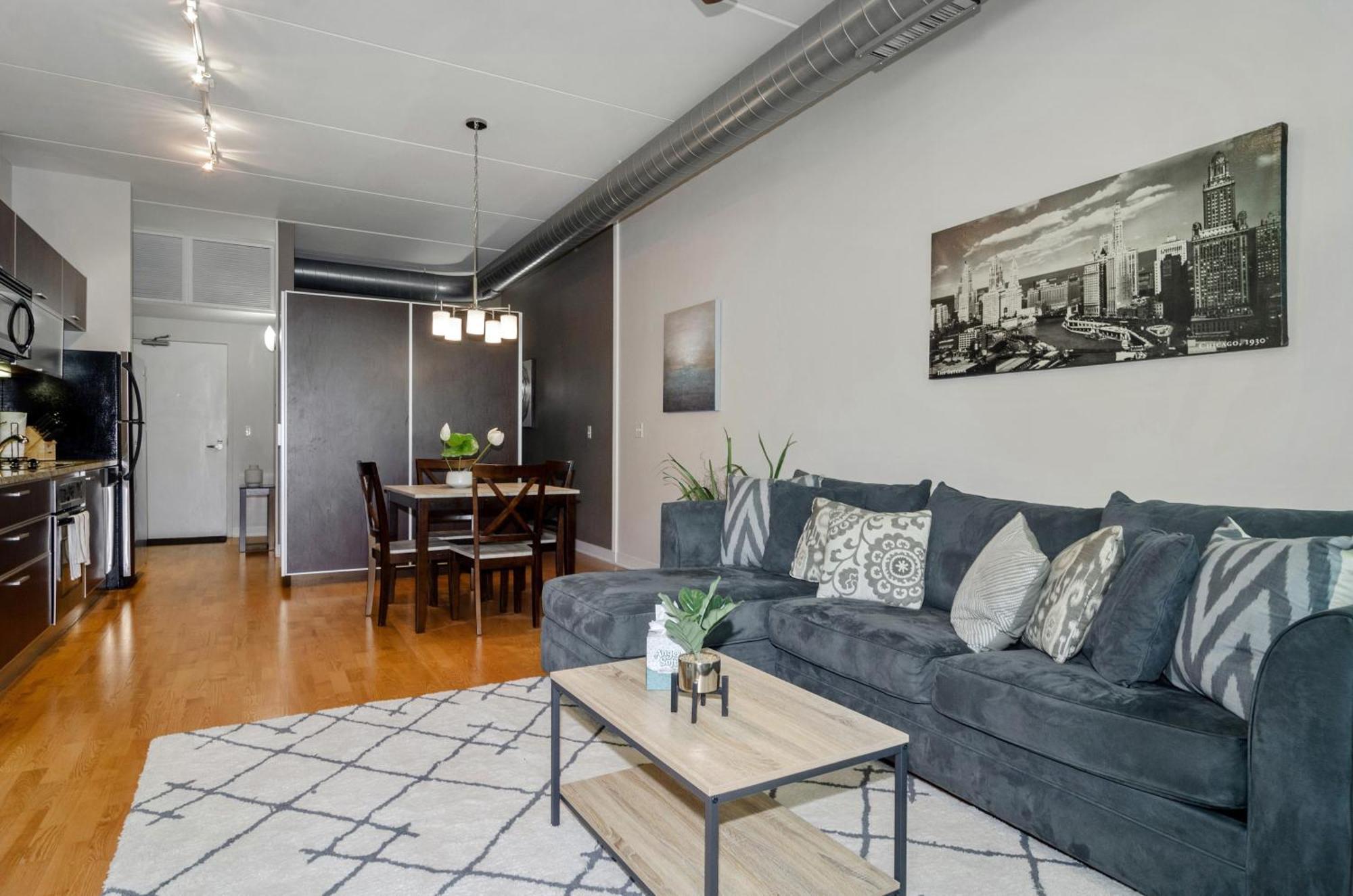 Foodie's Dream! Walk To Amazing Restaurants! Full Kitchen A Balcony For Al Fresco Dining! Apartment *