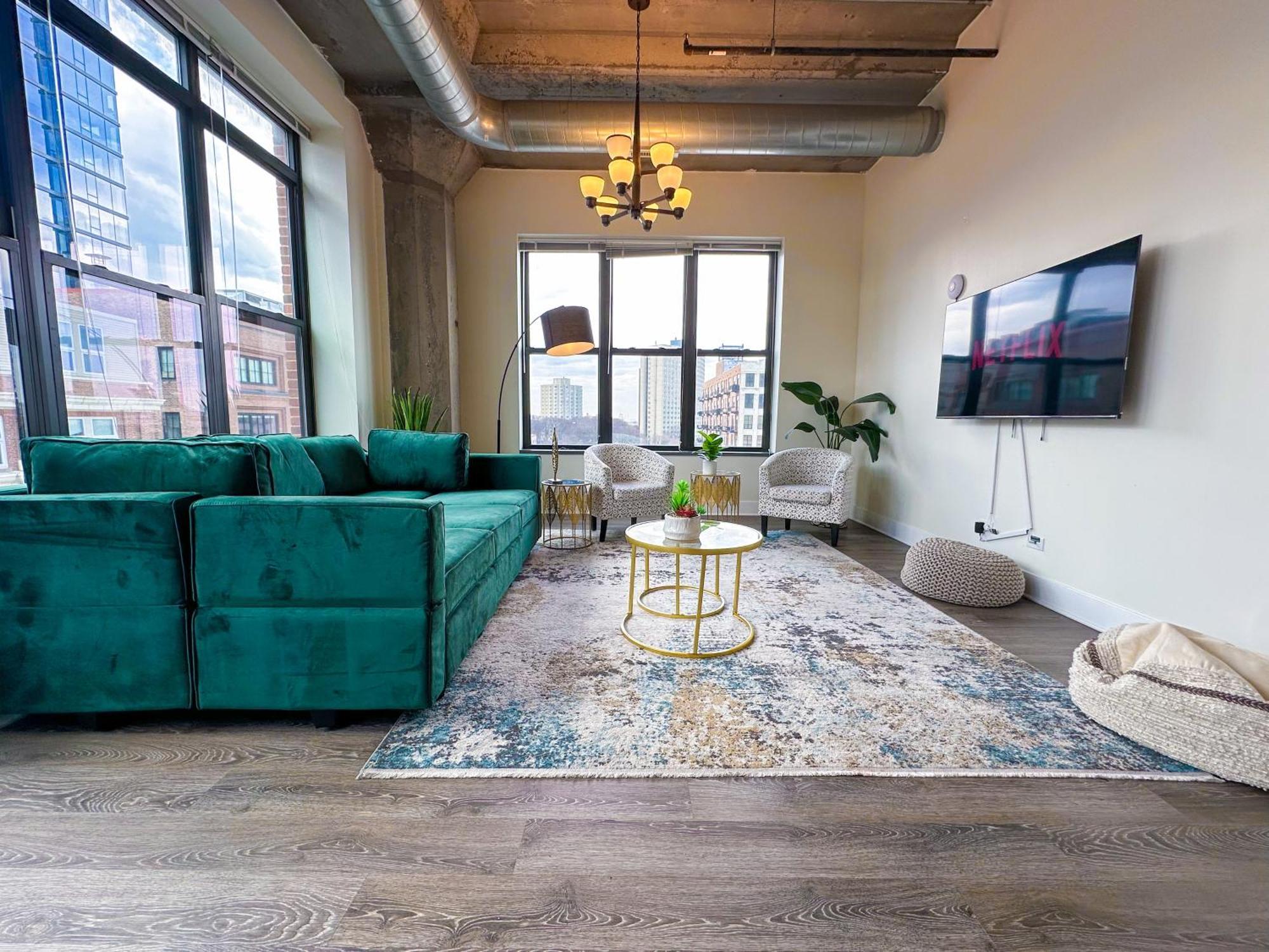 Mccormick Place Spacious 3Br Family Heaven Suite With Optional Parking Sleeps 10 Guests Near Soldier Field And Field Museum